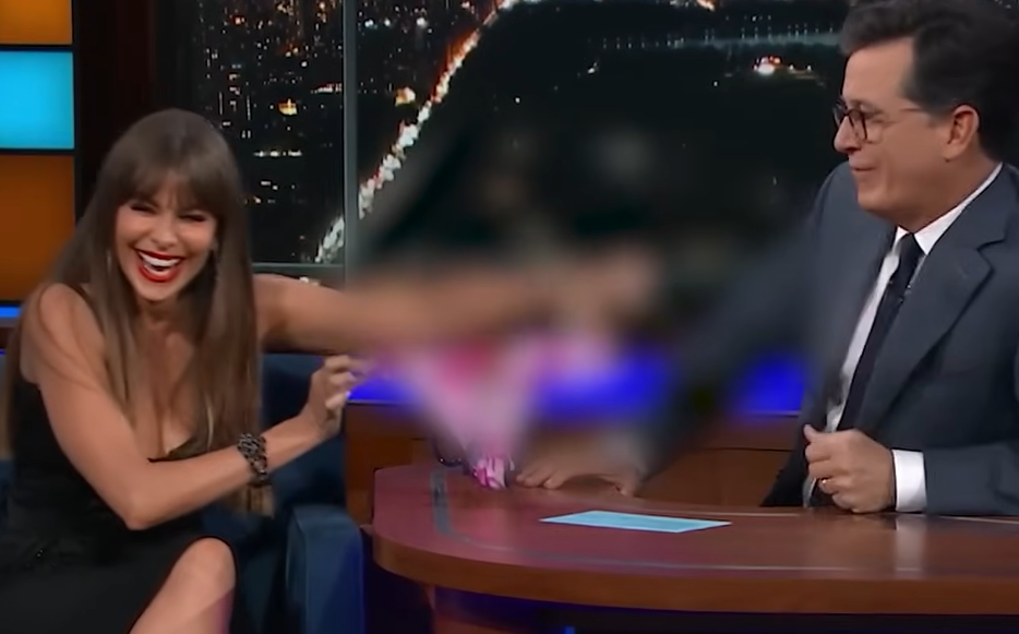 10 Most Embarrassing Live Streaming Accidents: Kanye Steals Taylor's Spotlight！